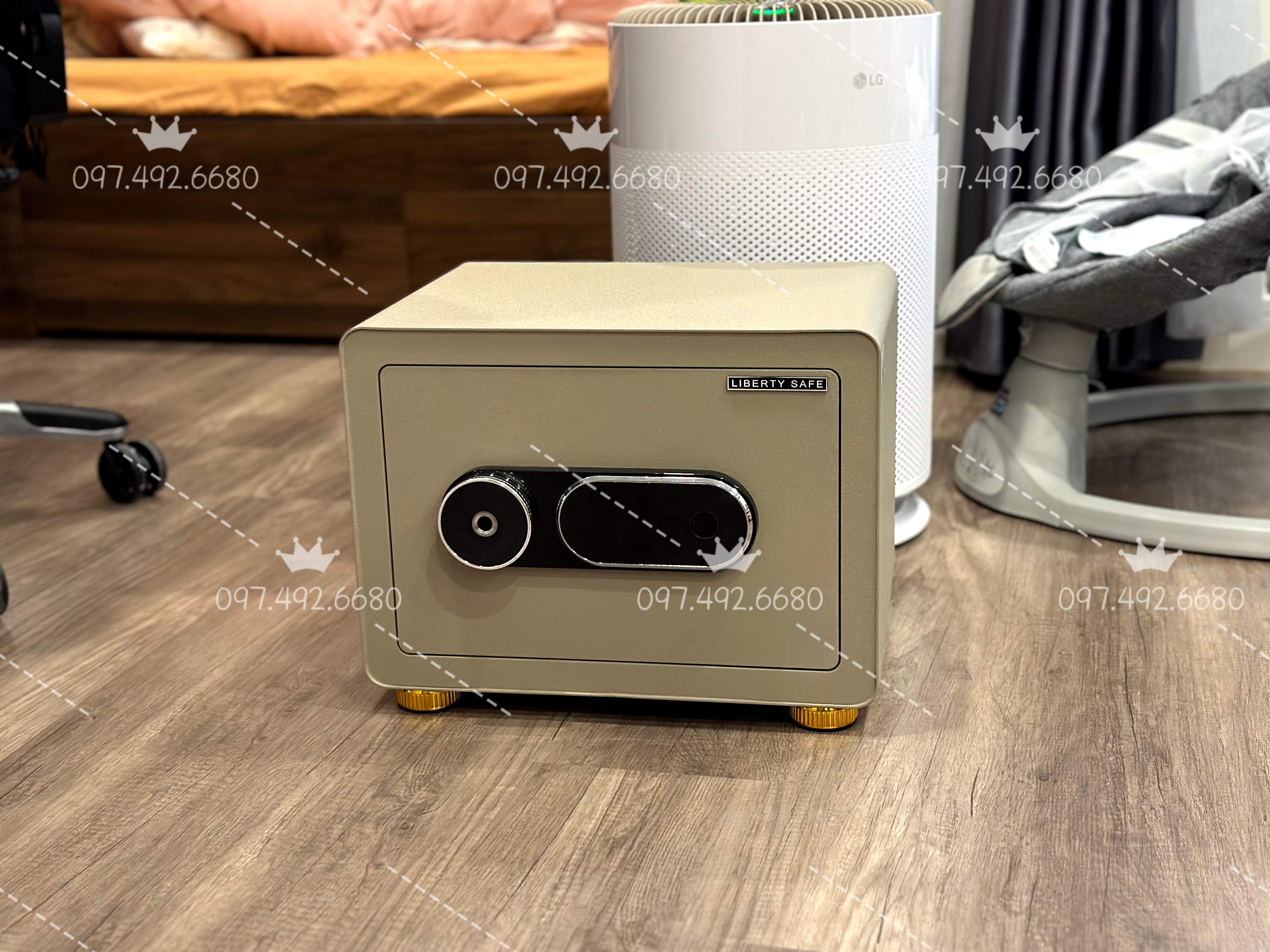 Két sắt LIBERTY LB30S vân tay, điện tử, APP